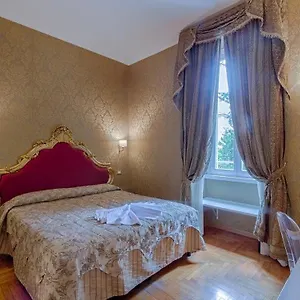 Hotel Domus Colosseo ***